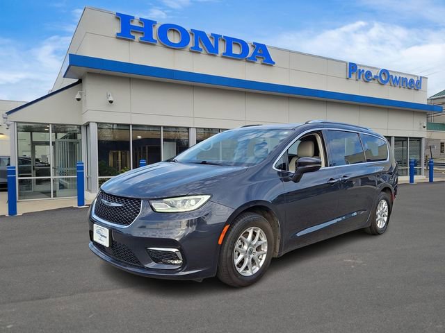 2021 Chrysler Pacifica Touring L's photo