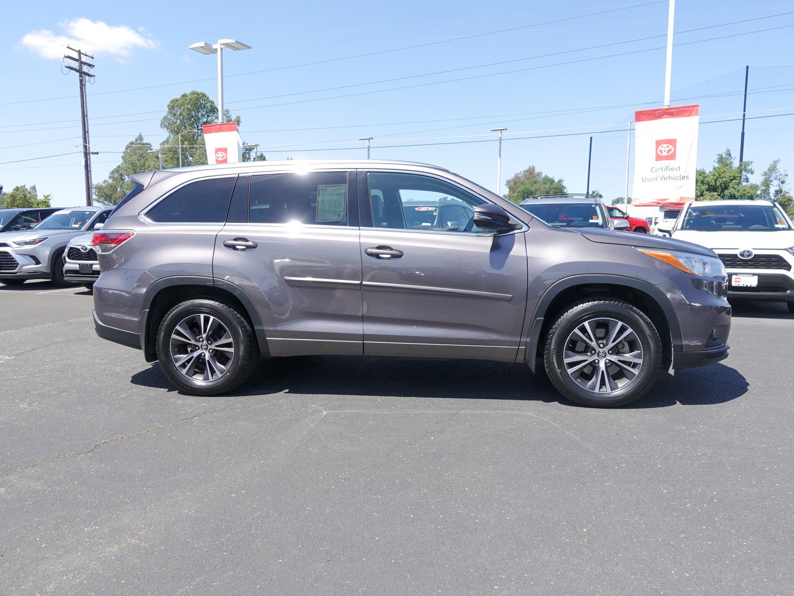 2016 Toyota Highlander XLE photo 2