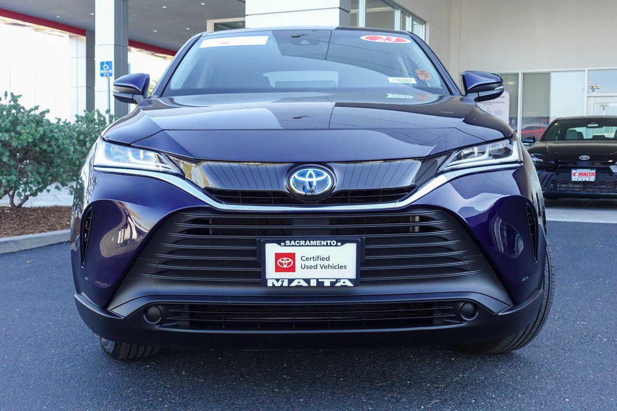 2023 Toyota Venza LE photo 3