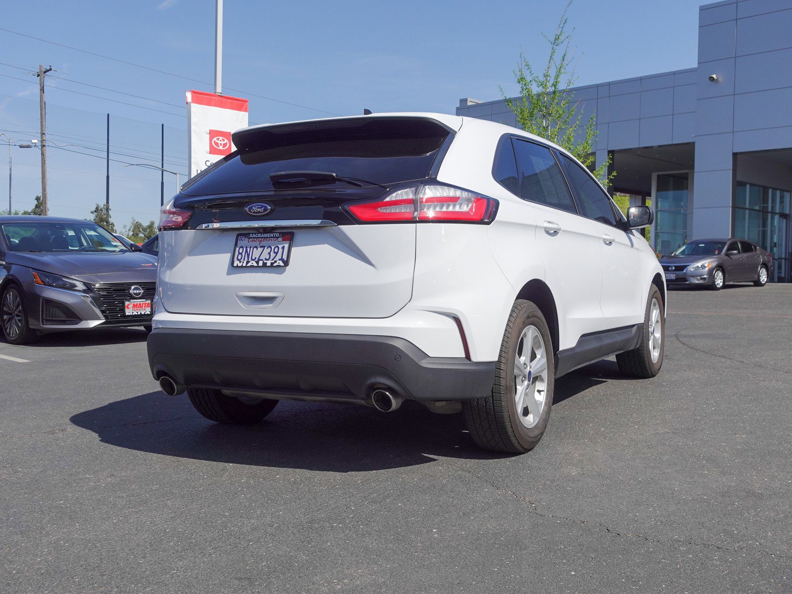 2019 Ford Edge SE photo 3