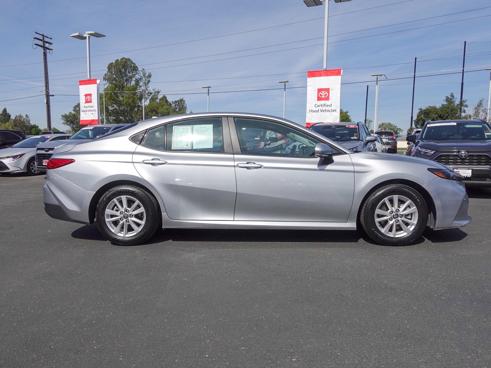 2025 Toyota Camry LE photo 2