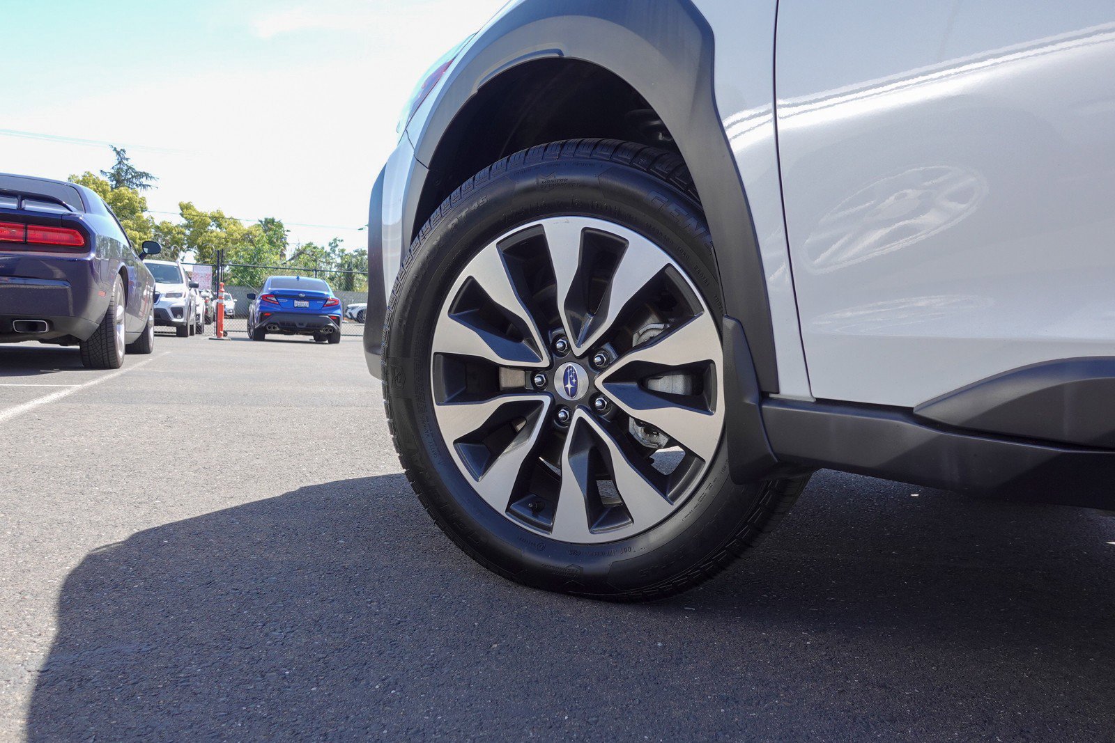 2023 Subaru Outback Touring photo 3