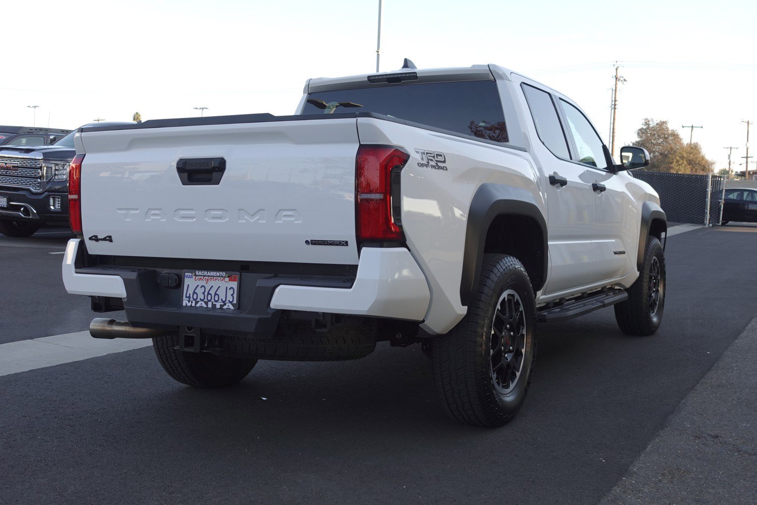 2025 Toyota Tacoma TRD photo 3