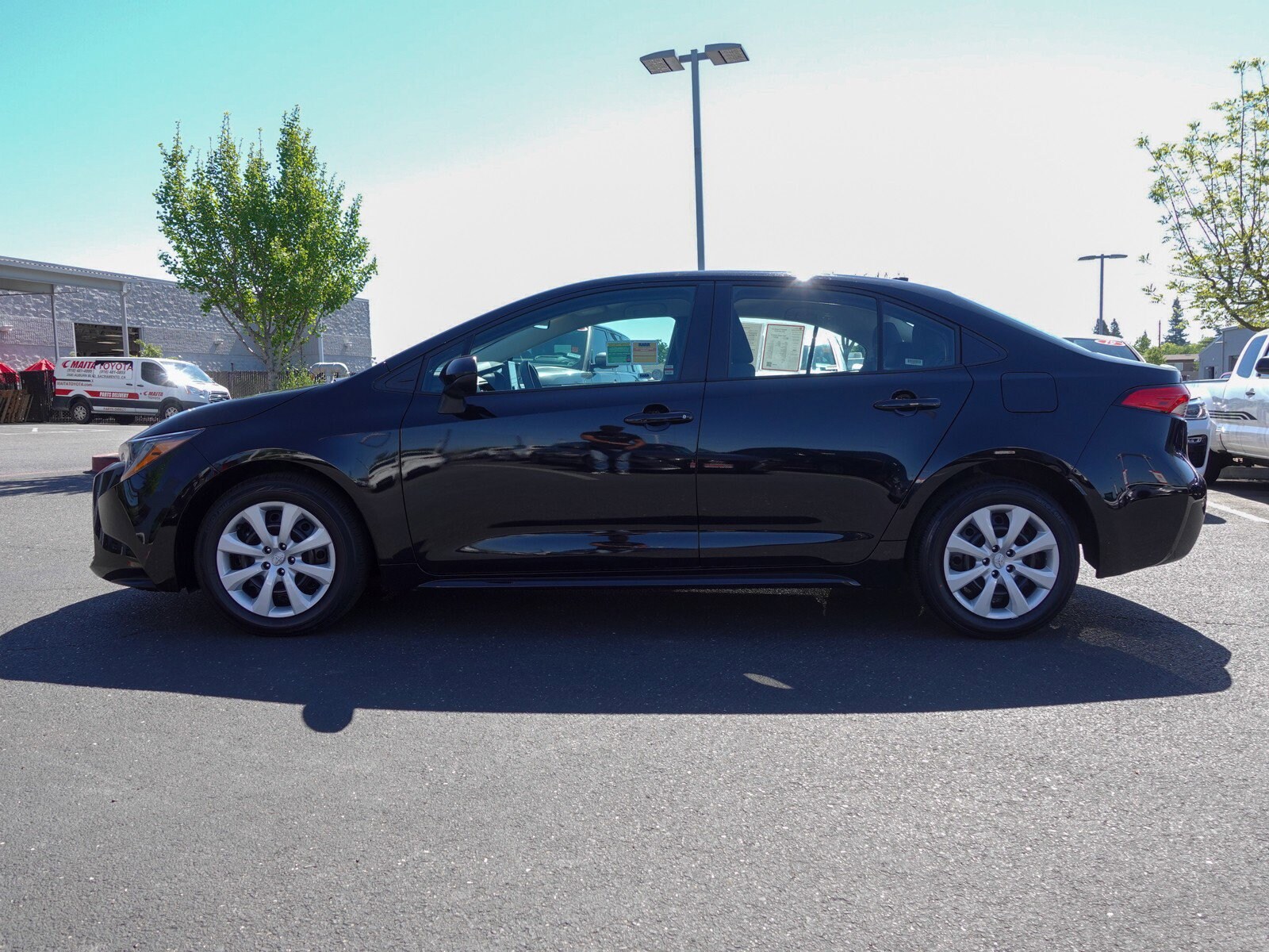 2025 Toyota Corolla LE photo 6