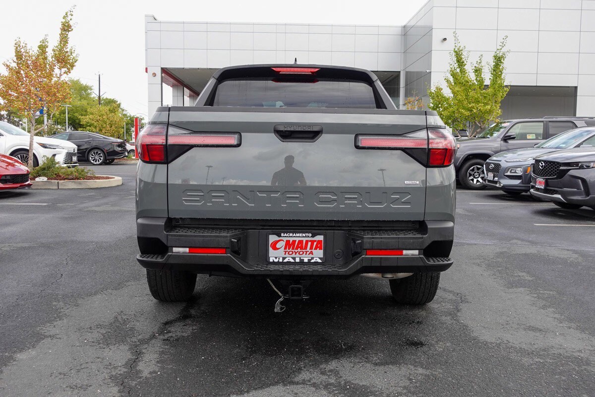 2024 Hyundai Santa Cruz SE photo 4