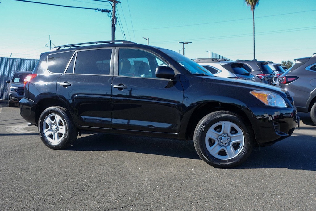 Used 2011 Toyota RAV4  FWD  4-cyl 4-Spd AT