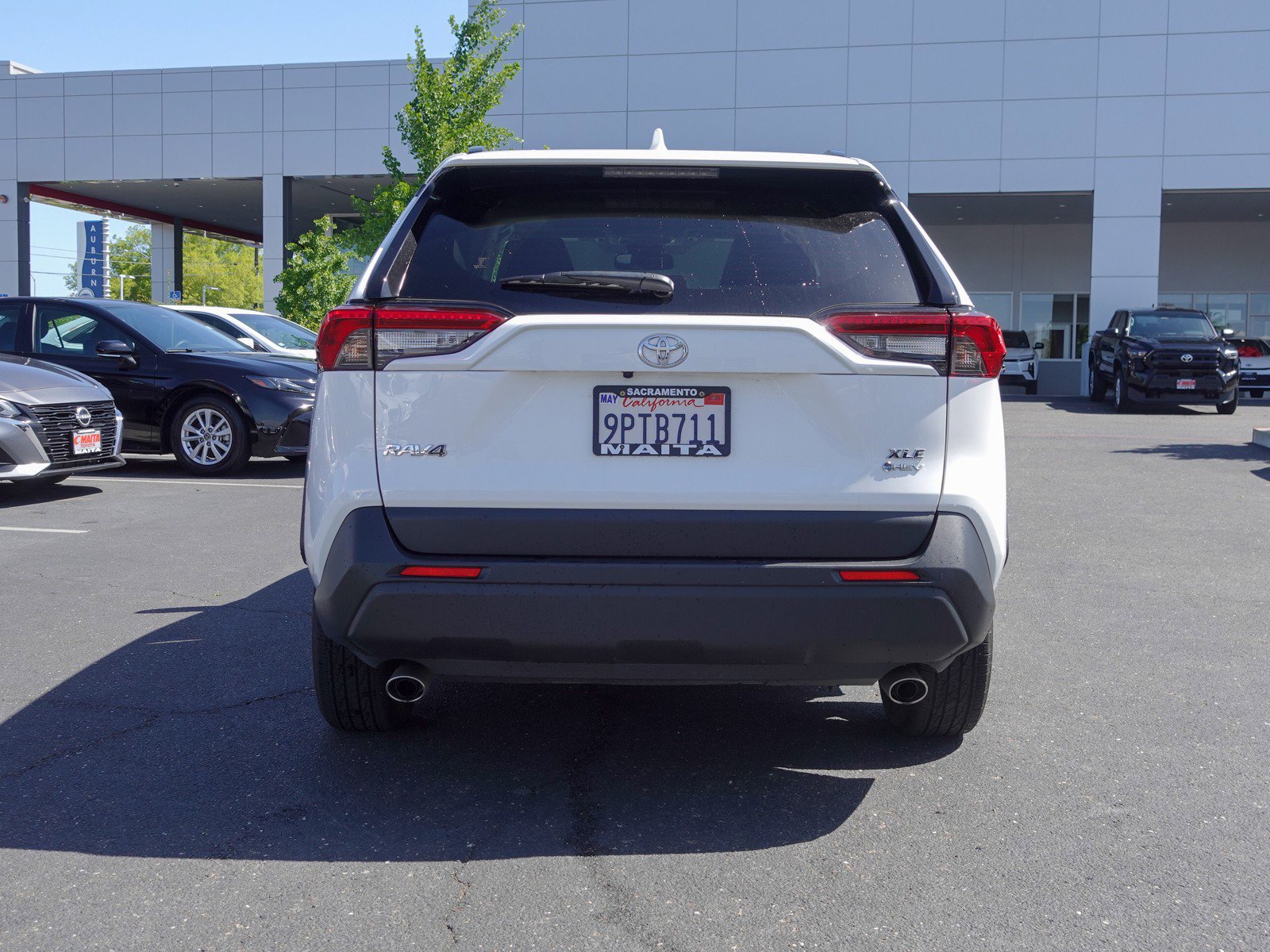 2025 Toyota RAV4 Hybrid XLE photo 4