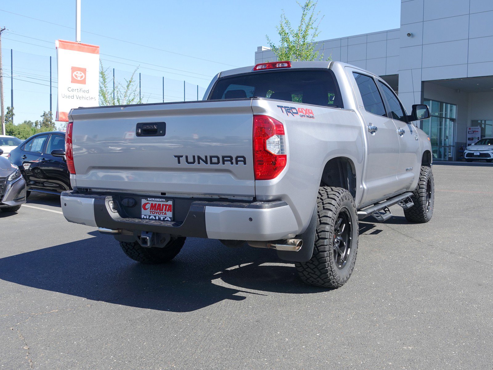 2019 Toyota Tundra 4WD Limited photo 3