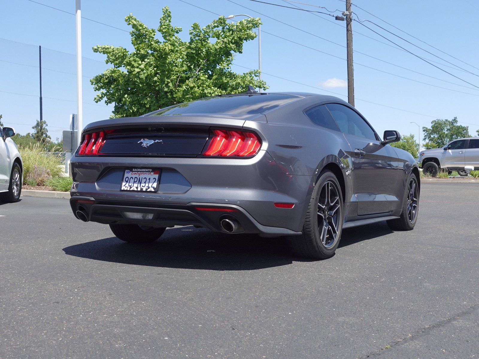 2022 Ford Mustang EcoBoost photo 3