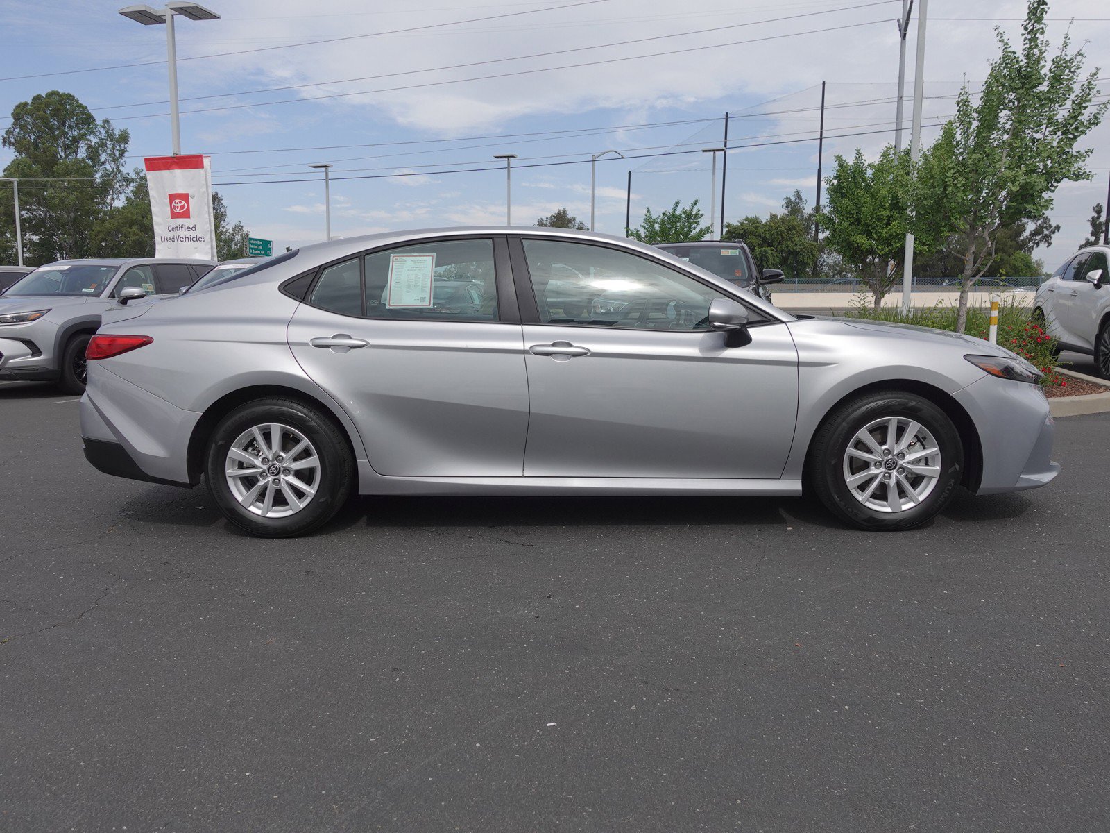 2025 Toyota Camry LE photo 2