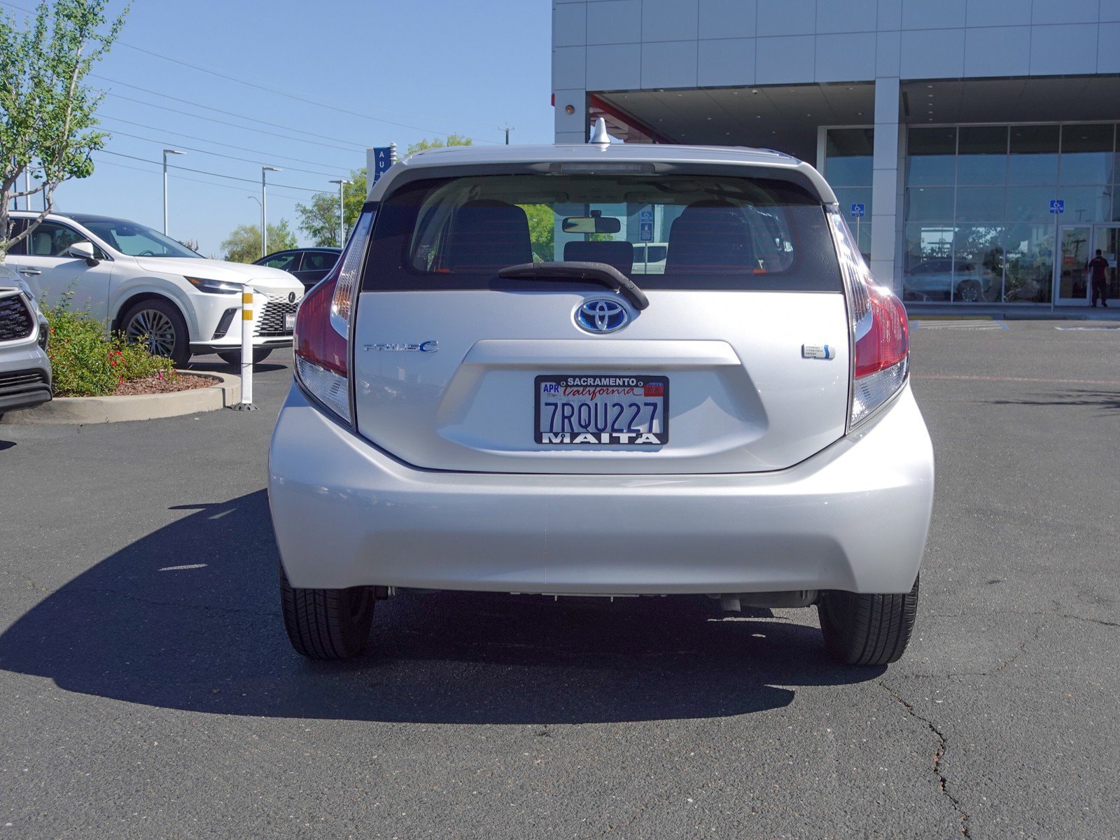 2016 Toyota Prius c One photo 4