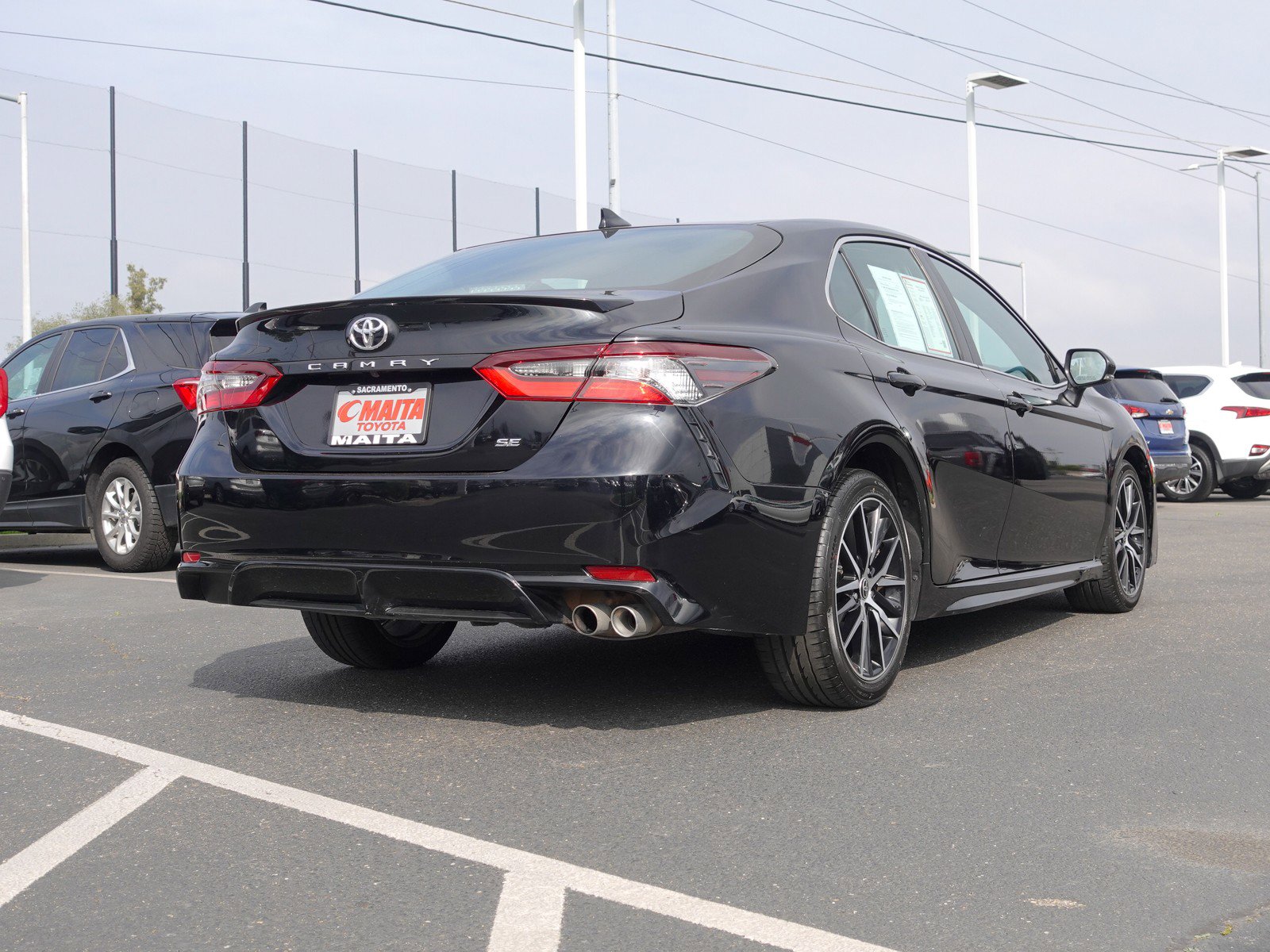 2023 Toyota Camry SE photo 3