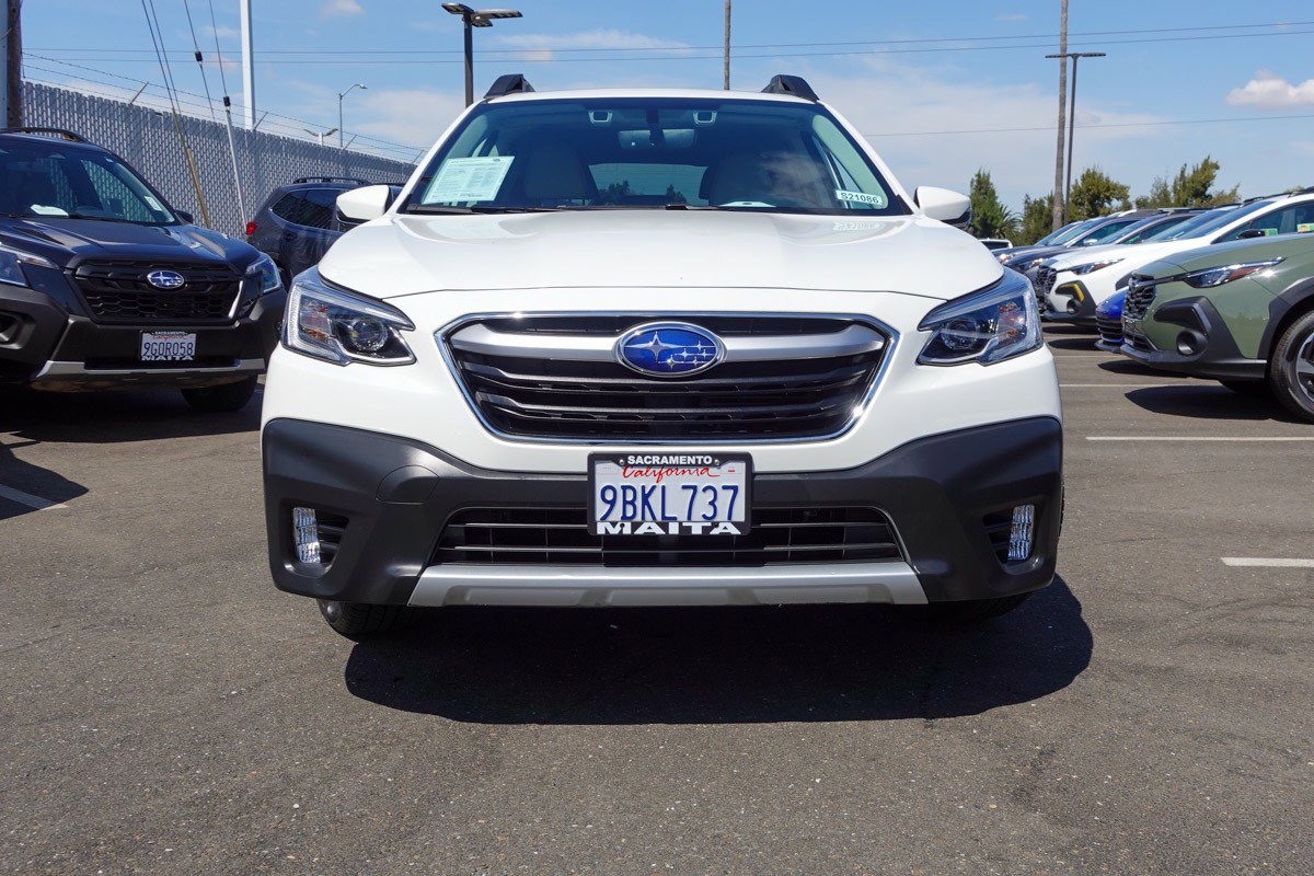 2022 Subaru Outback Limited photo 2