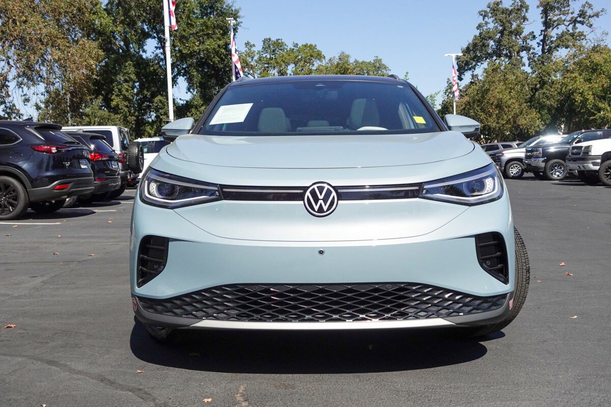 2023 Volkswagen ID.4 Pro Plus photo 2