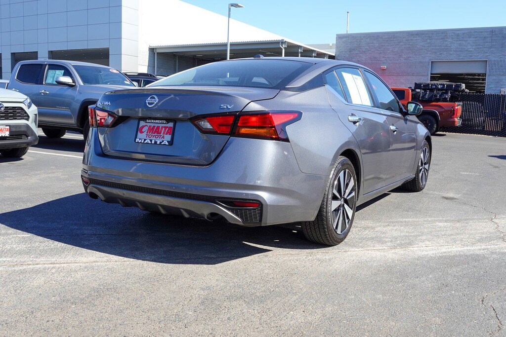 Used 2021 Nissan Altima 2.5 SV Sedan
