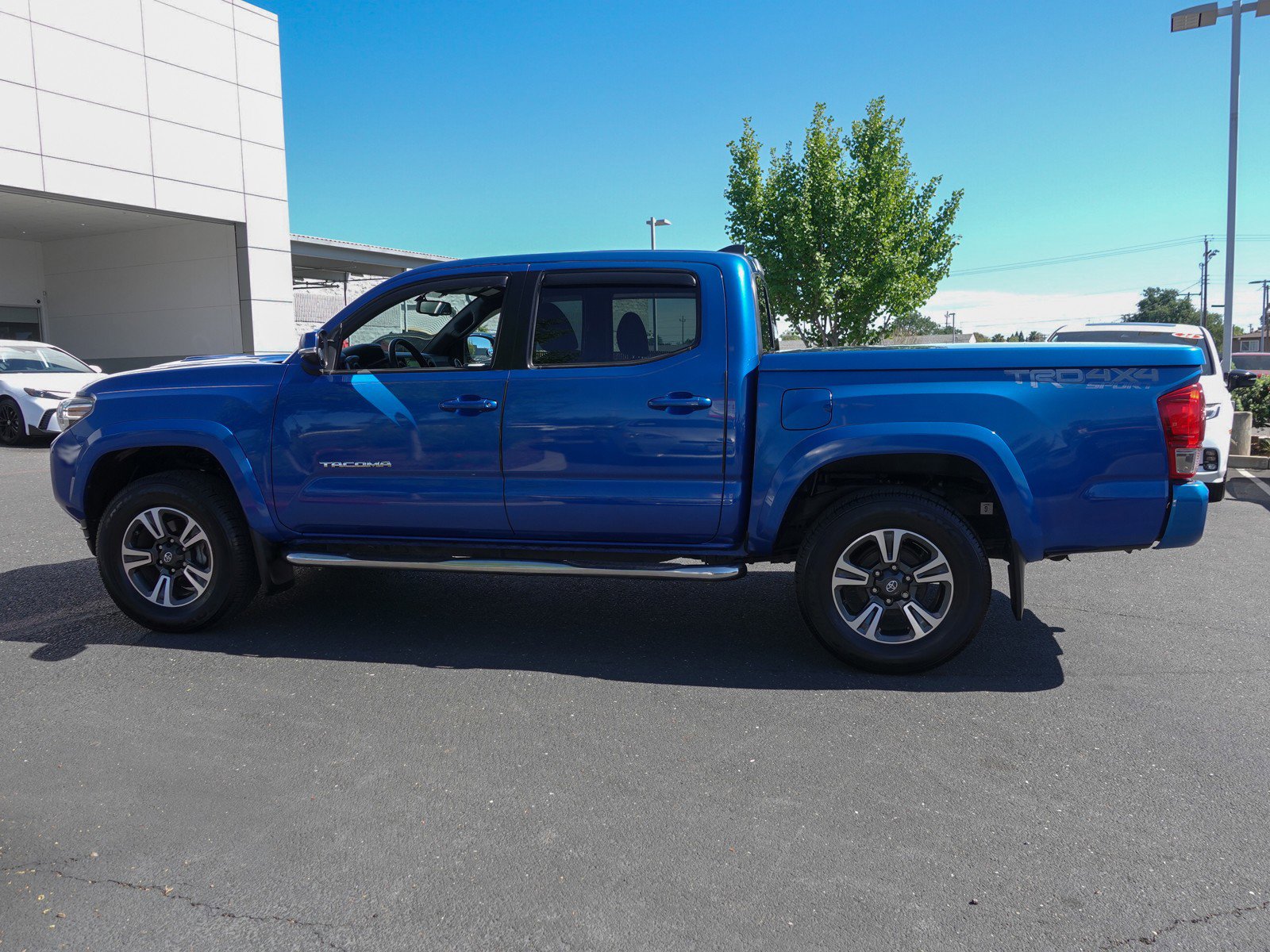 2017 Toyota Tacoma TRD Sport photo 6