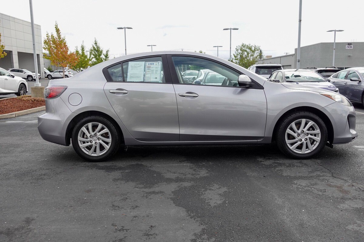 2012 Mazda Mazda3 Grand Touring photo 2