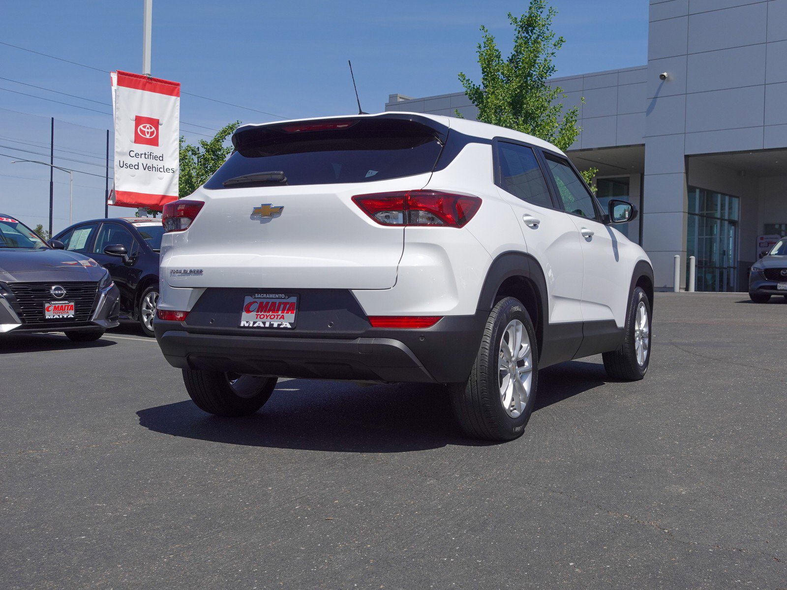 2025 Chevrolet Trailblazer LS photo 3