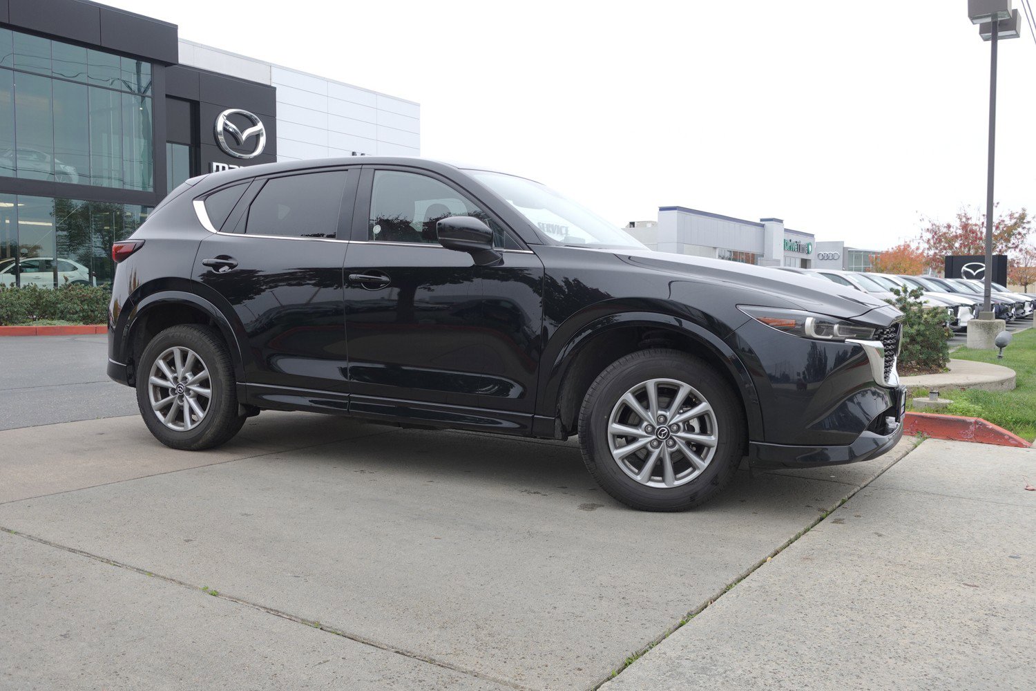 2025 Mazda CX-5 2.5 S Preferred photo 4