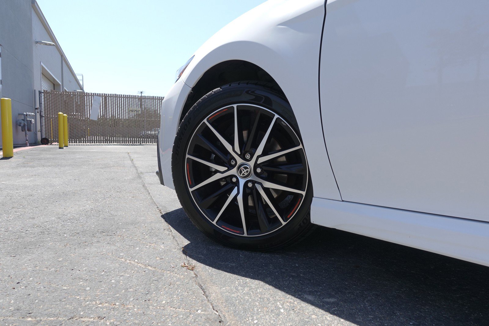 2022 Toyota Camry SE photo 3