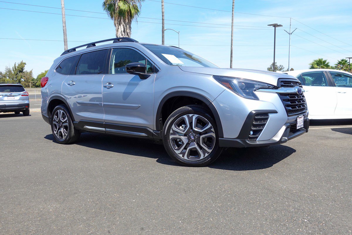 2024 Subaru Ascent Limited photo 4