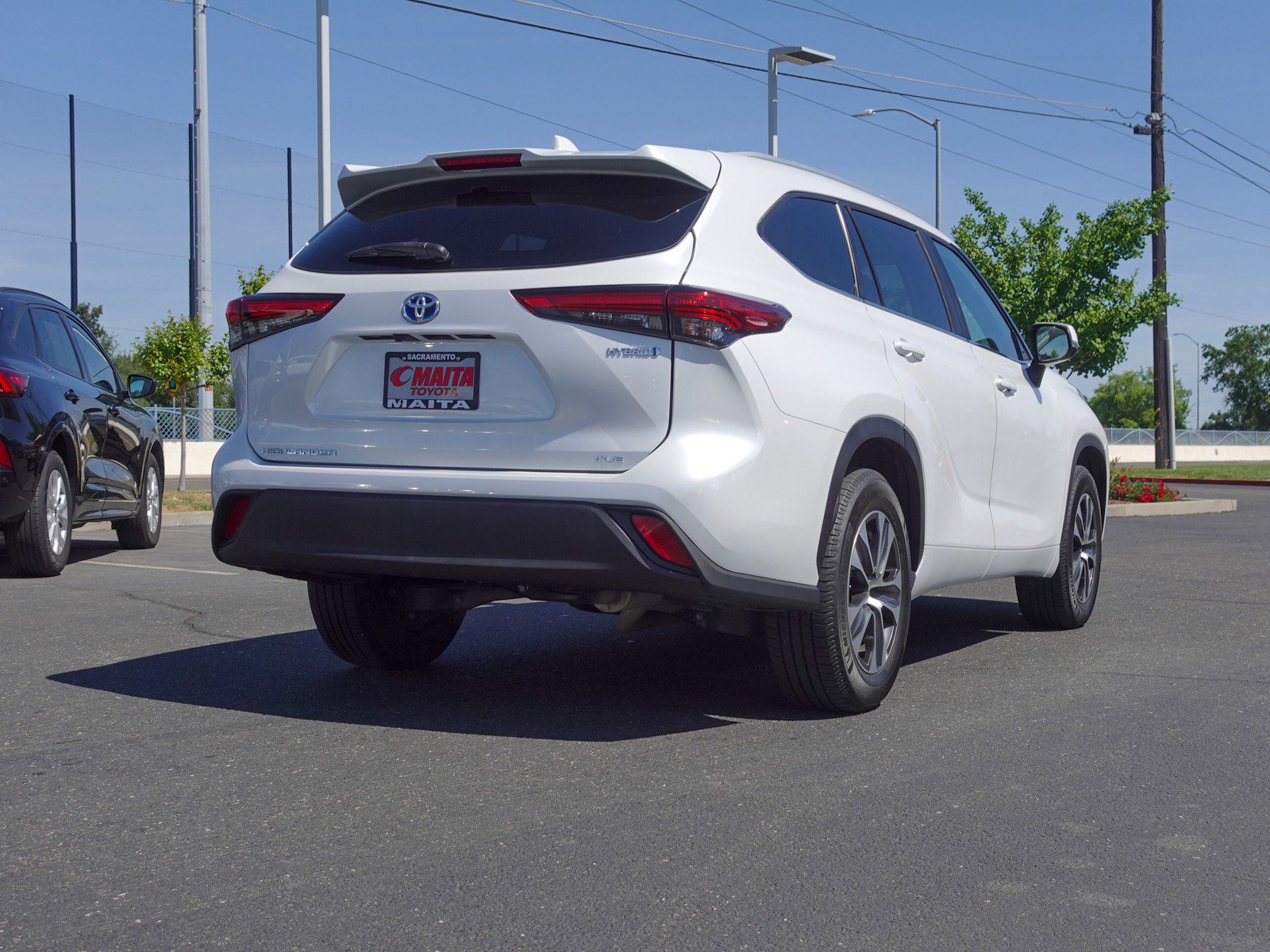 2023 Toyota Highlander Hybrid XLE photo 3