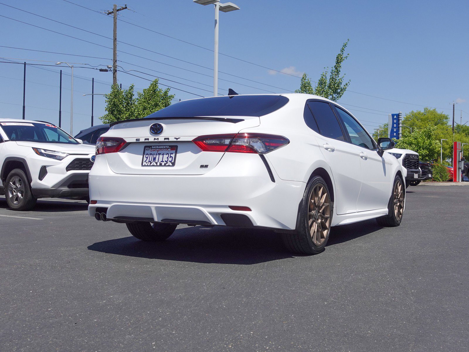 2023 Toyota Camry SE photo 3