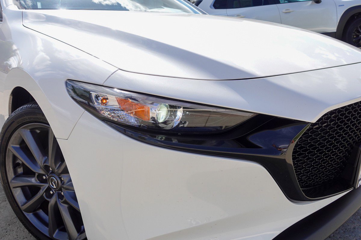 2025 Mazda Mazda3 Hatchback 2.5 s Preferred photo 3
