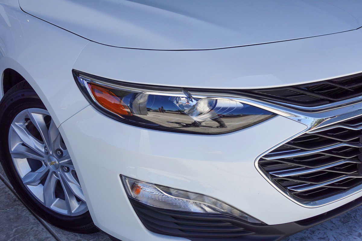 2023 Chevrolet Malibu 1LT photo 2
