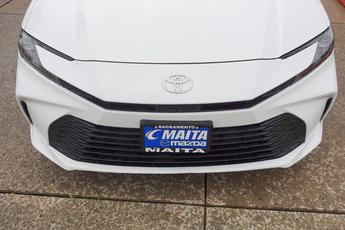 2025 Toyota Camry LE photo 2