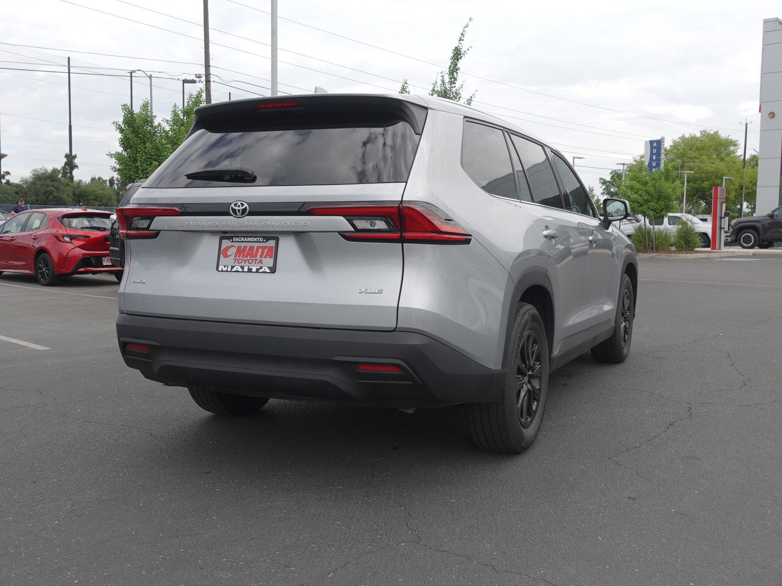 2025 Toyota Grand Highlander XLE photo 3