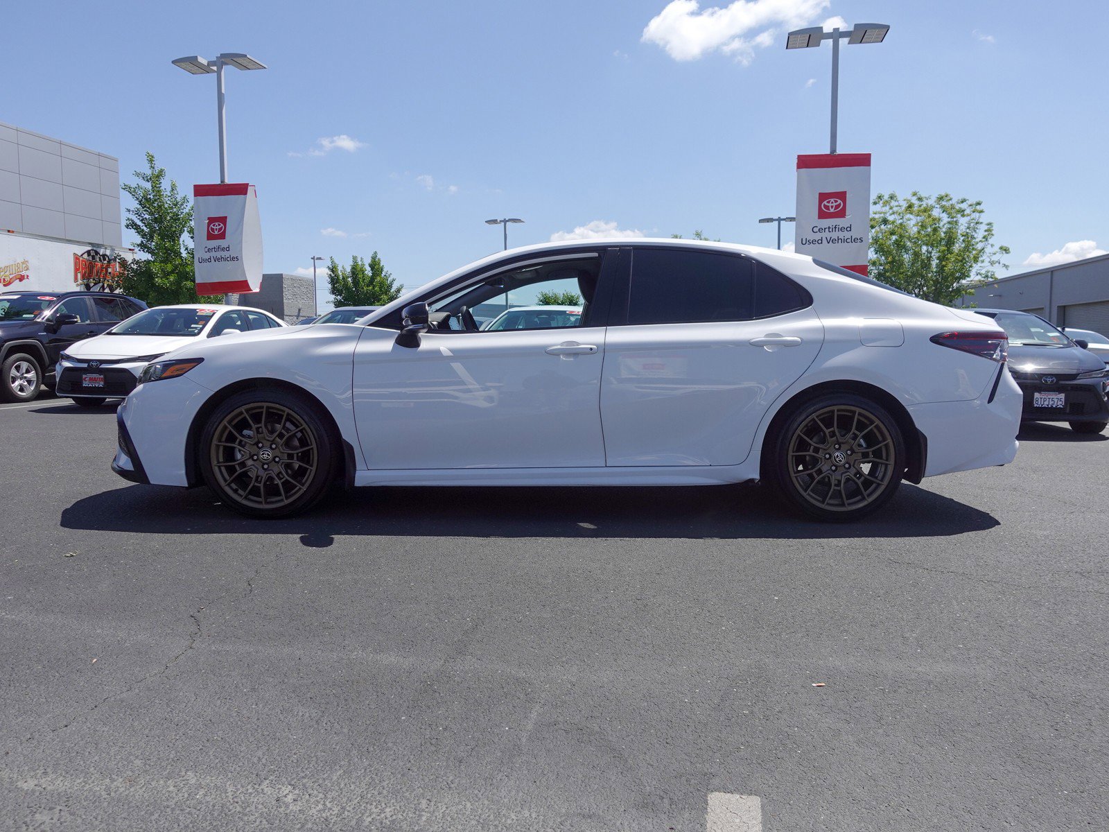 2023 Toyota Camry SE photo 6