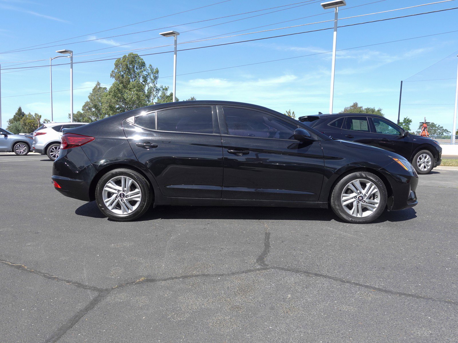 2020 Hyundai Elantra Value Edition photo 2