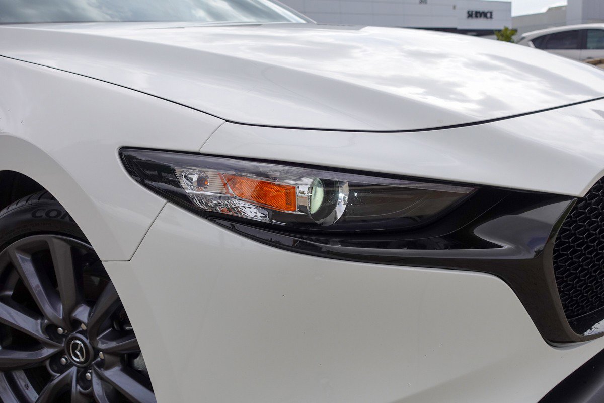 2024 Mazda Mazda3 Hatchback 2.5 s Preferred photo 4