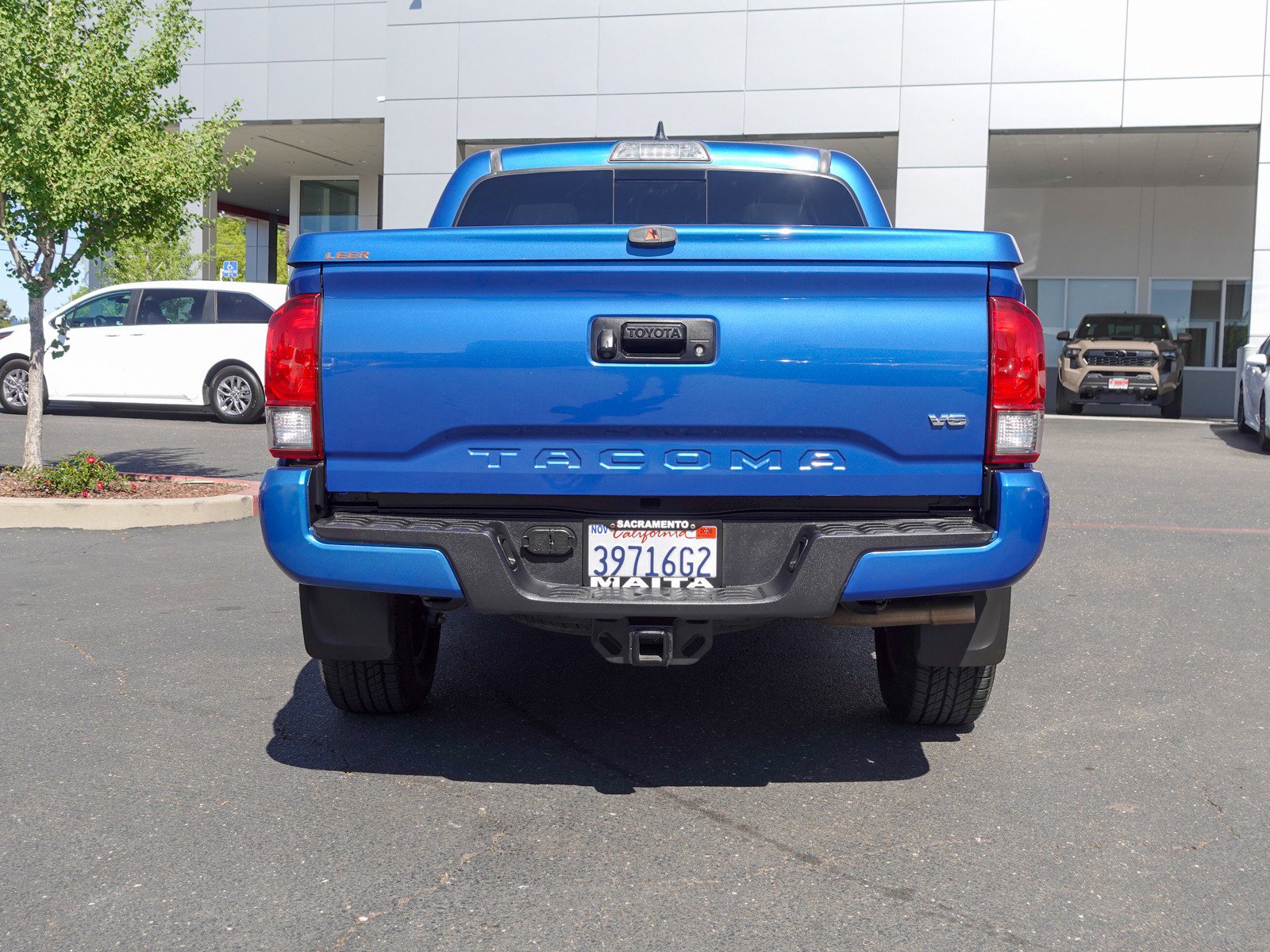 2017 Toyota Tacoma TRD Sport photo 4