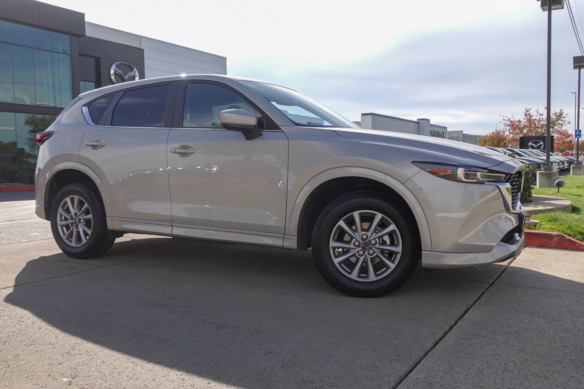 2025 Mazda CX-5 2.5 S Preferred photo 4