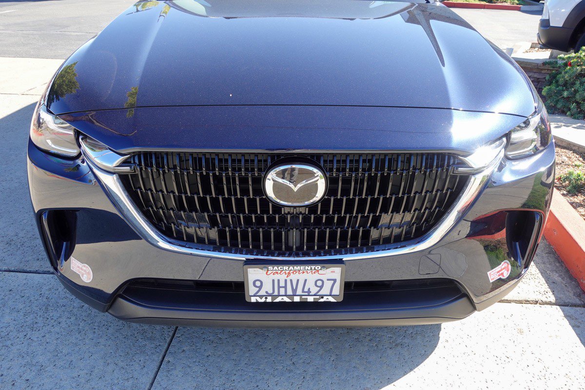 2024 Mazda CX-90 Plug-in Hybrid Preferred photo 3