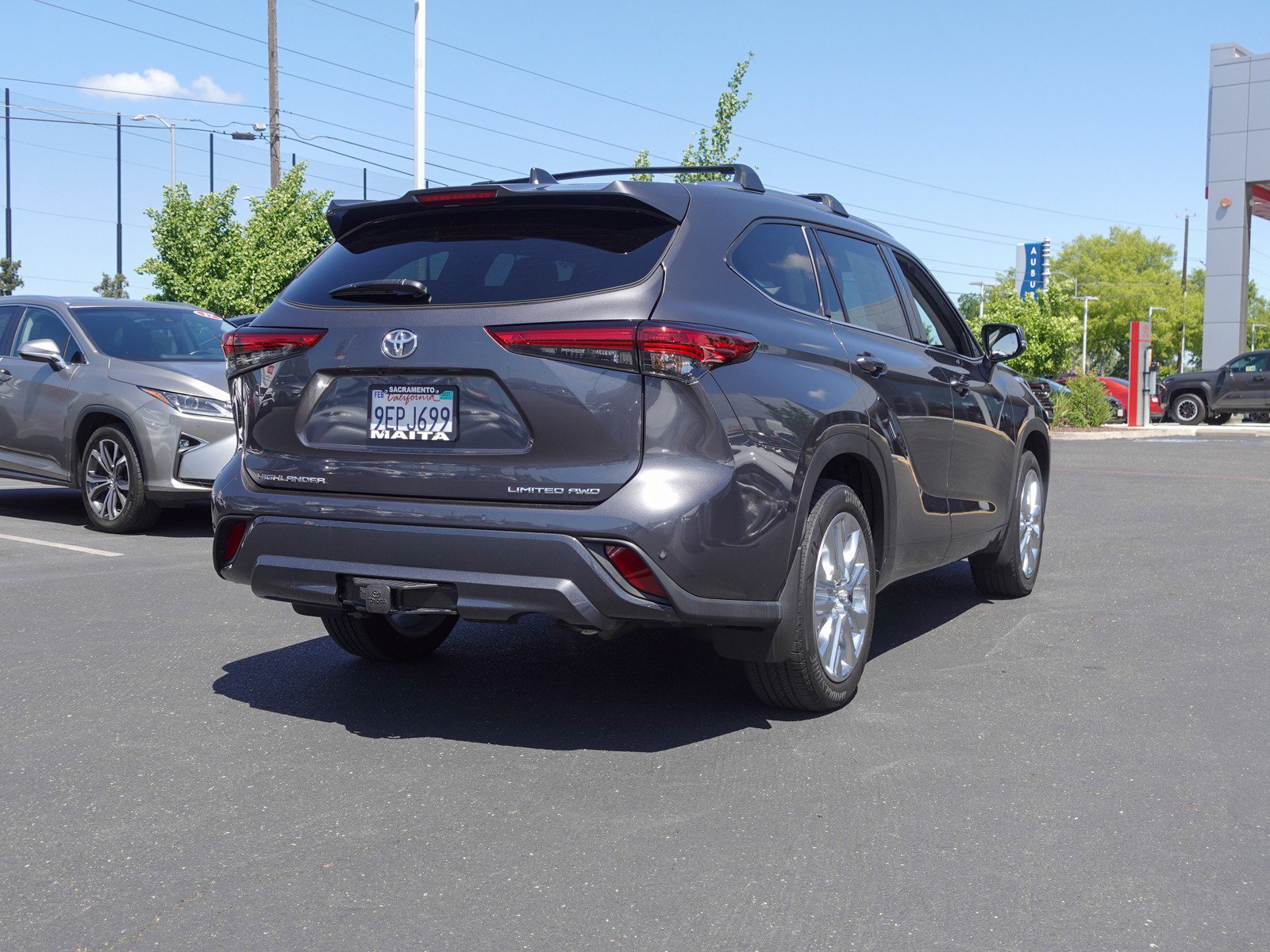 2023 Toyota Highlander Limited photo 3