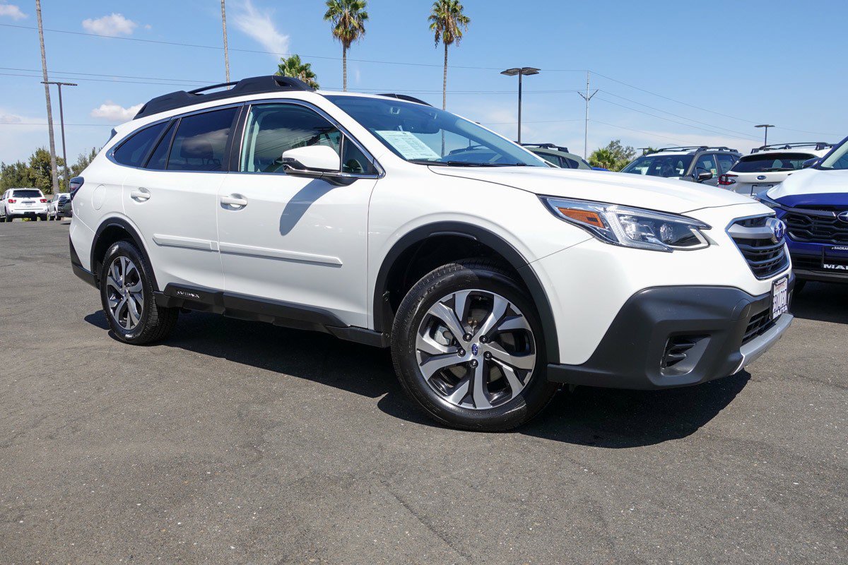 2022 Subaru Outback Limited photo 4