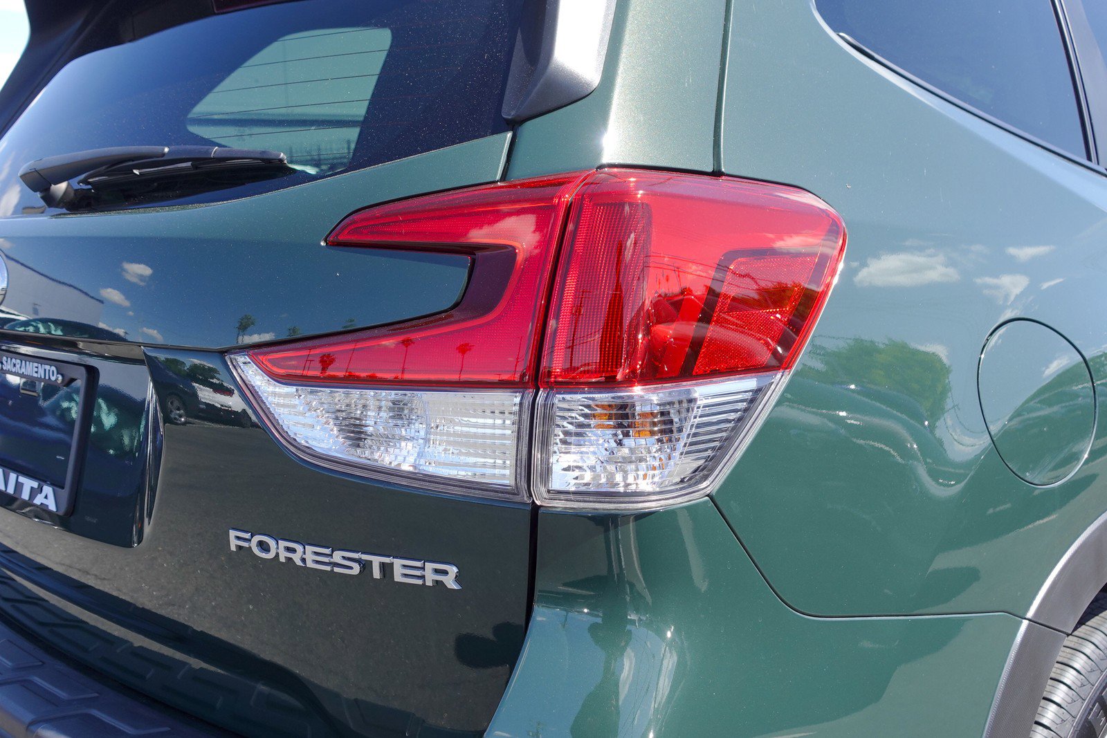 2022 Subaru Forester Premium photo 4