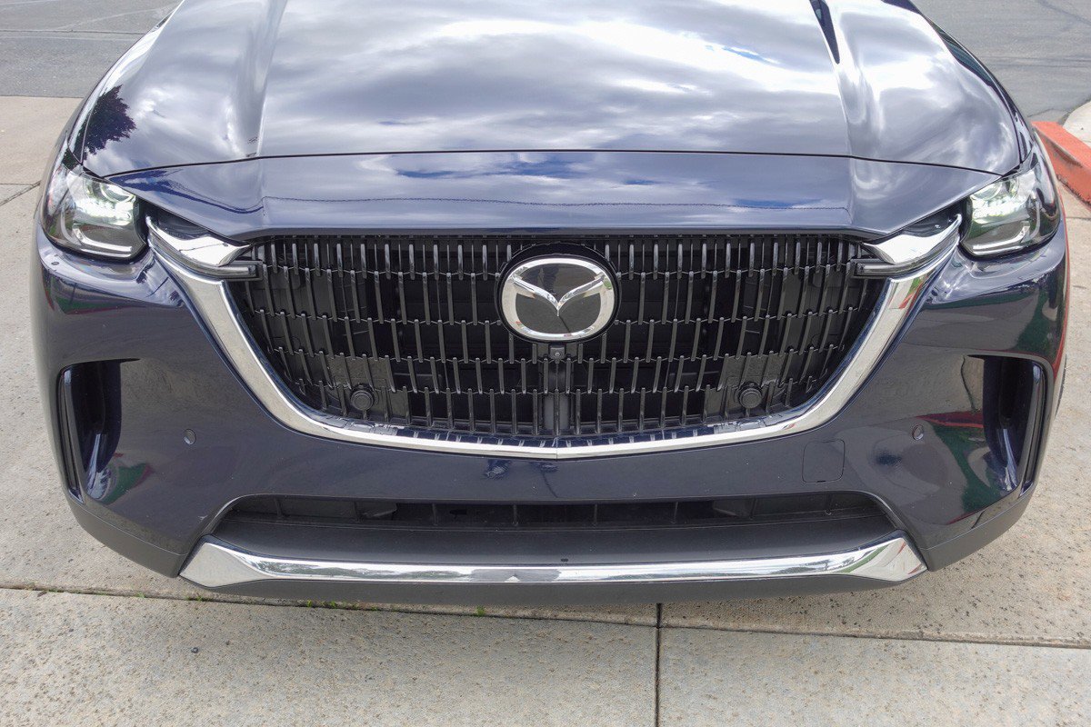 2024 Mazda CX-90 Plug-in Hybrid Premium Plus photo 2