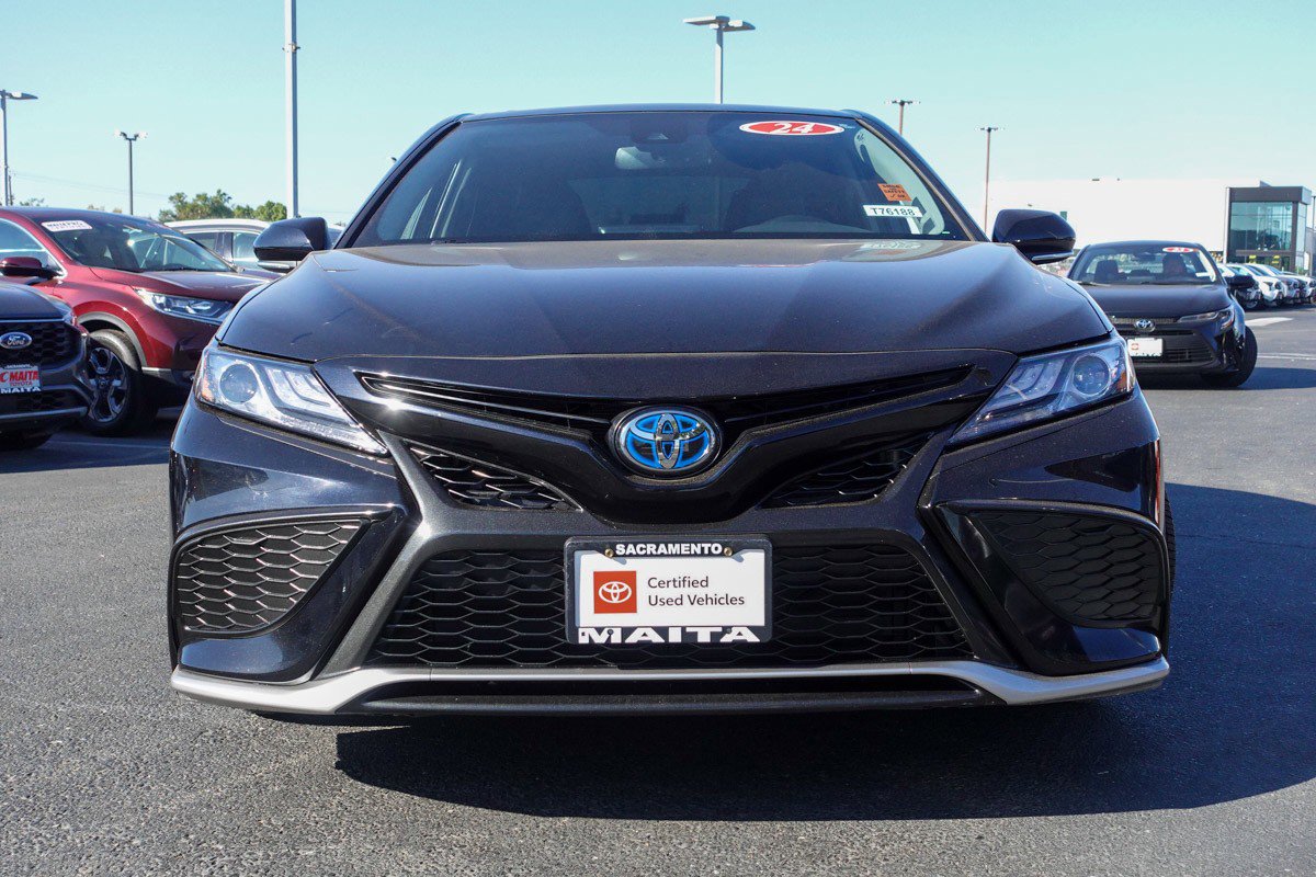 2024 Toyota Camry Hybrid XSE photo 3