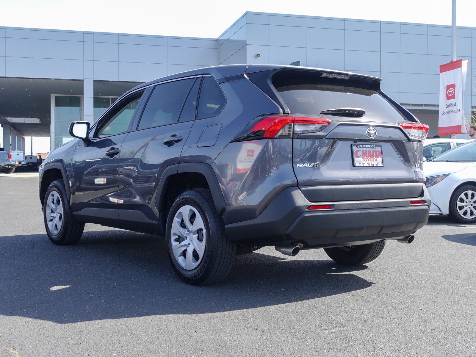 2025 Toyota RAV4 LE photo 5