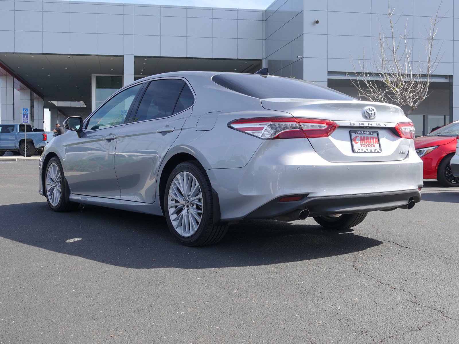 2019 Toyota Camry XLE V6 photo 5