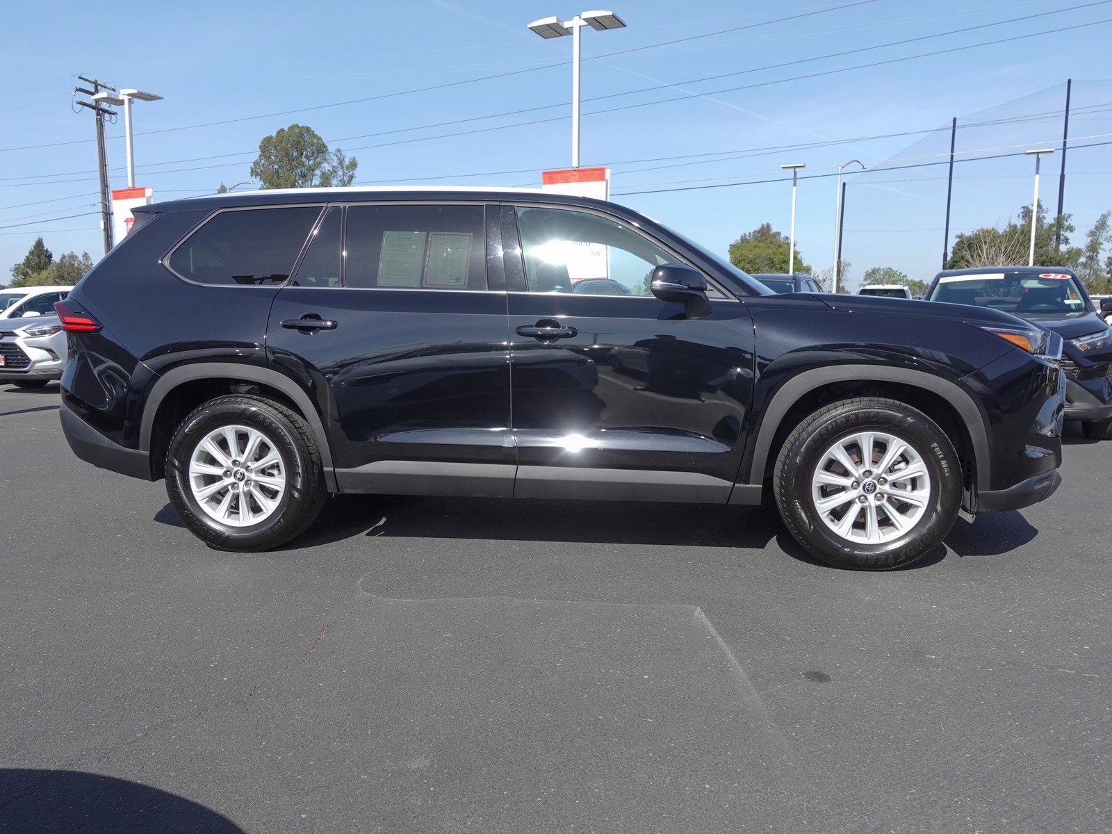 2025 Toyota Grand Highlander XLE photo 2