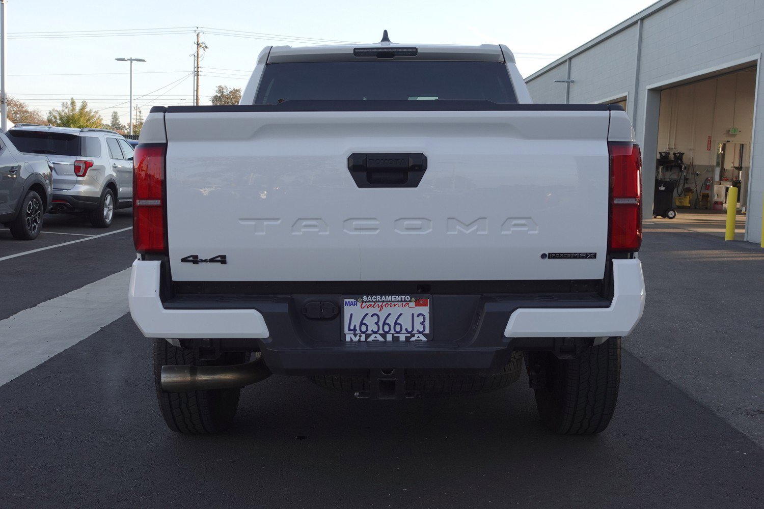 2025 Toyota Tacoma TRD photo 4