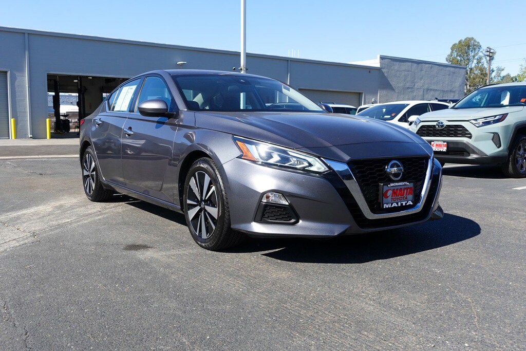 Used 2021 Nissan Altima 2.5 SV Sedan