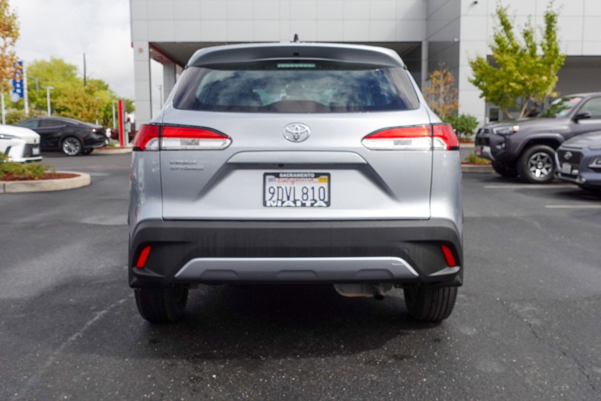 2022 Toyota Corolla Cross L photo 3