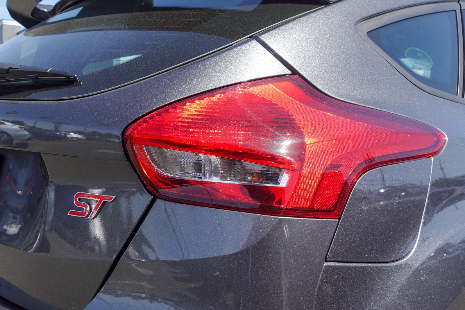 2017 Ford Focus ST photo 4