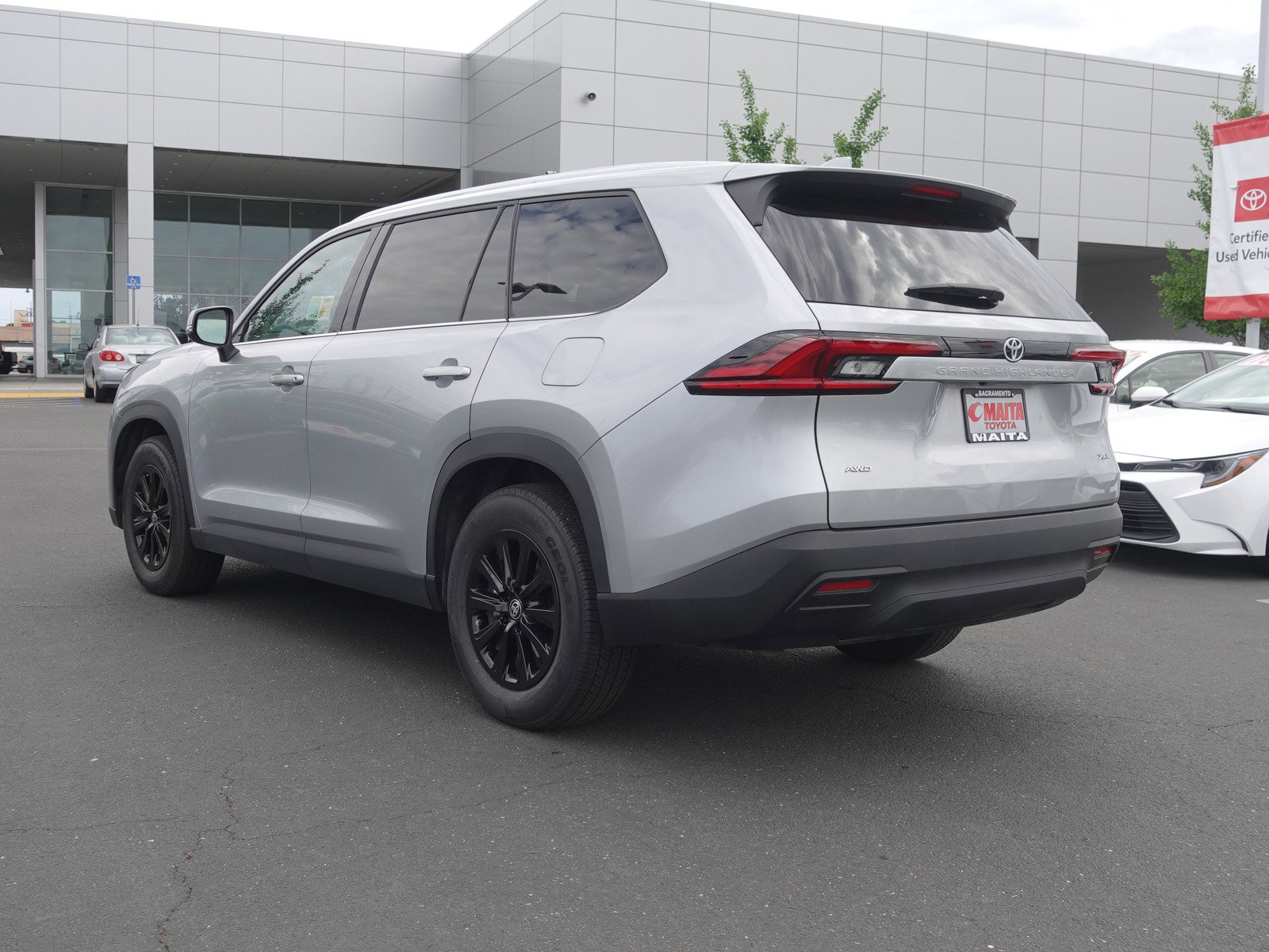 2025 Toyota Grand Highlander XLE photo 5